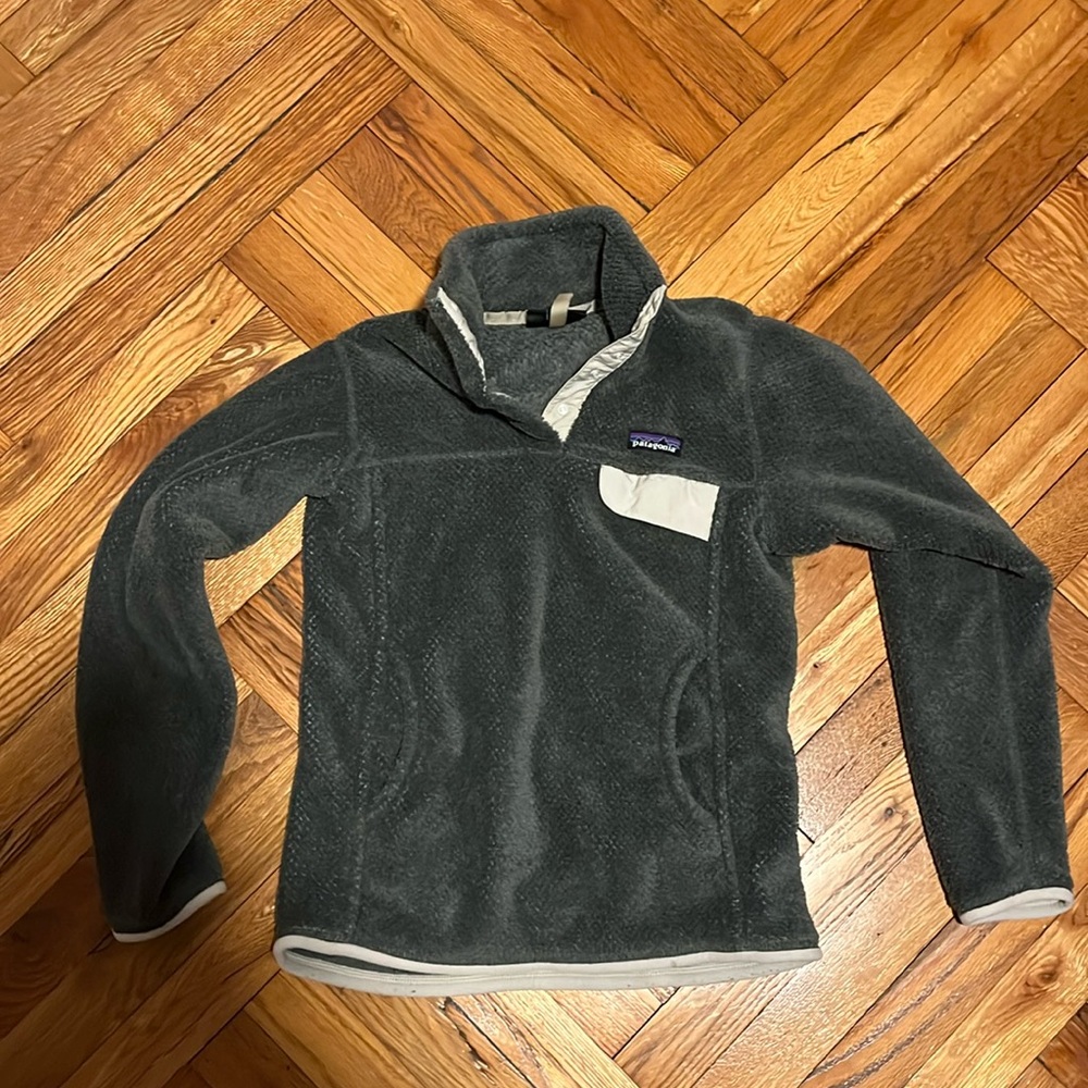 Patagonia grey fleece pullover